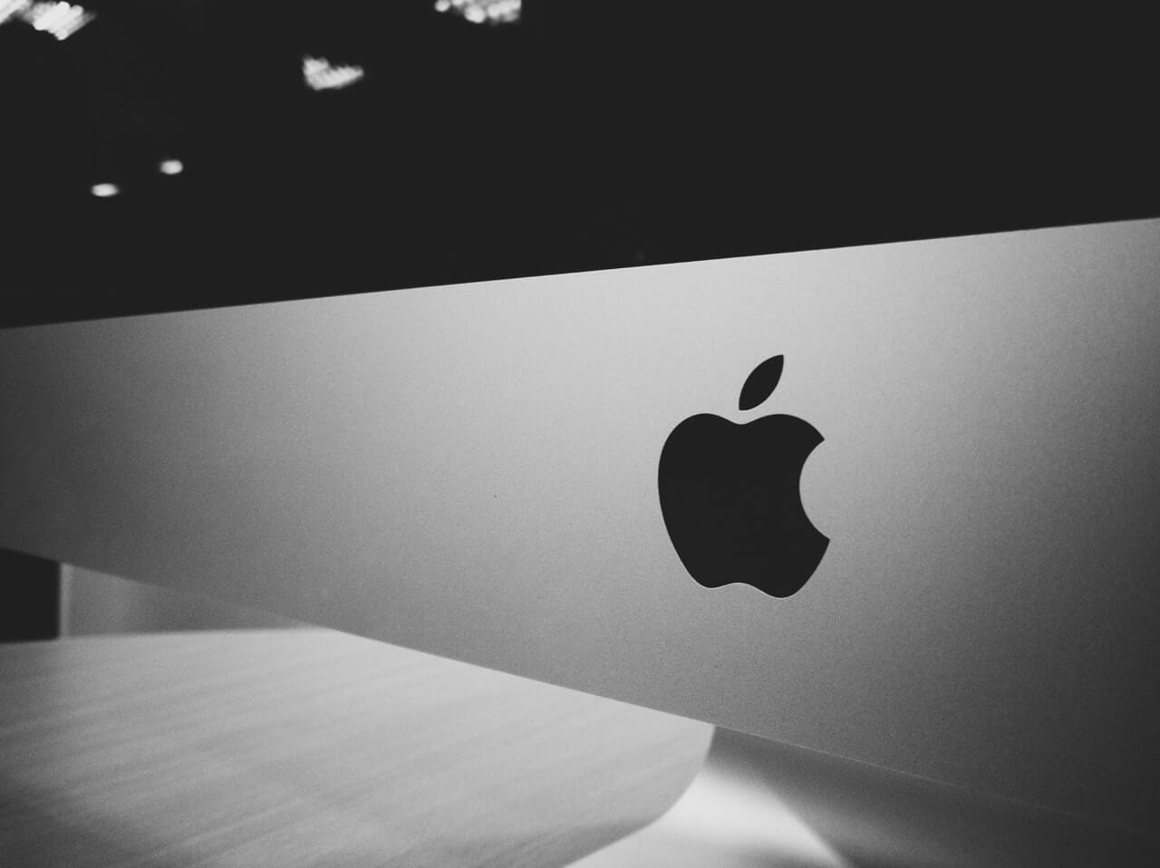 apple-art-black-and-white-design-544295 (1)