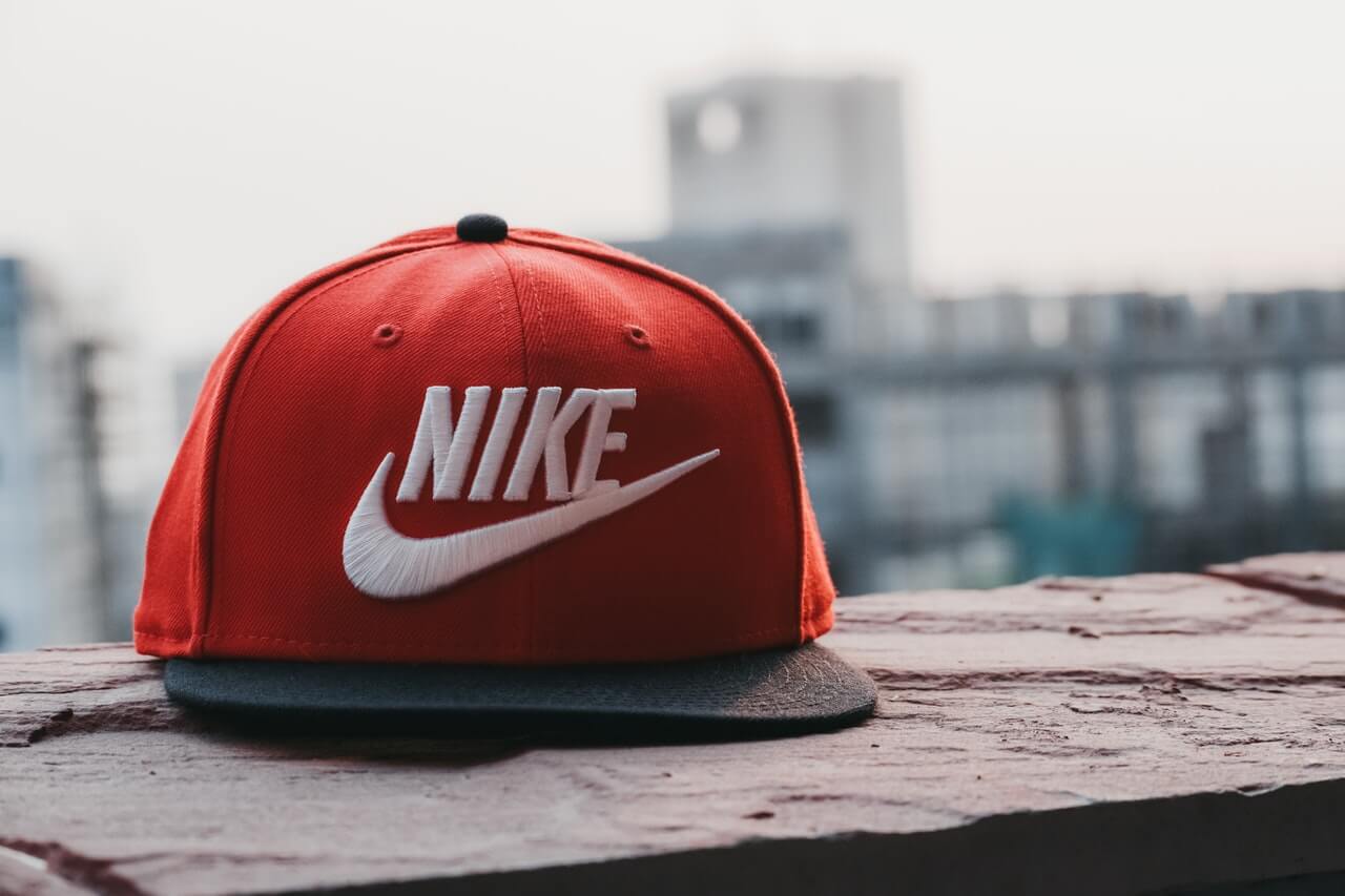 red-and-black-nike-fitted-cap-1124465 (1)